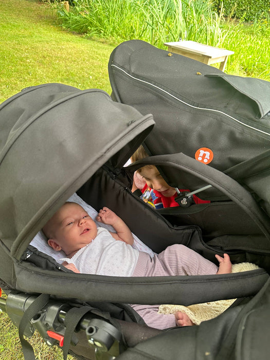 Out n About Nipper V6 Newborn Pod Bundle - Brambleberry Red - Delivery Mid August