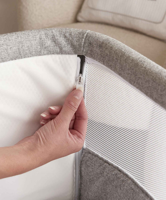 Mamas & Papas Lua Bedside Crib Grey/White